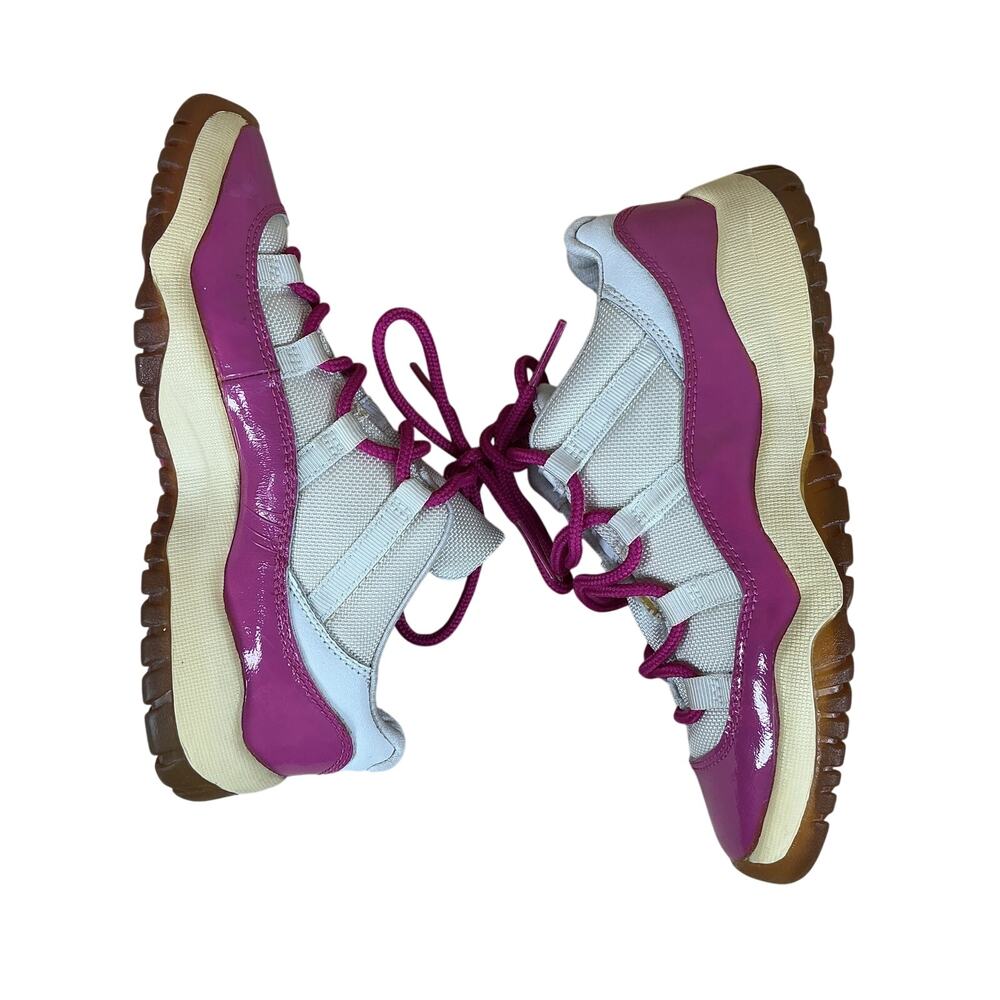 Vintage Air Jordan 11 Shoes Sneakers Youth 3Y White Hot Pink Basketball 2001